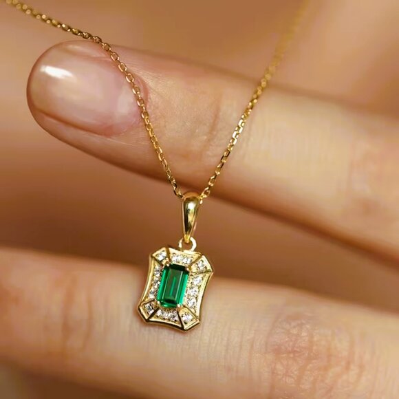 18K Gold Womens 1ct Diamond 2ct Green Emerald Gemstone Pendant Necklace Jewelry - Picture 5 of 7